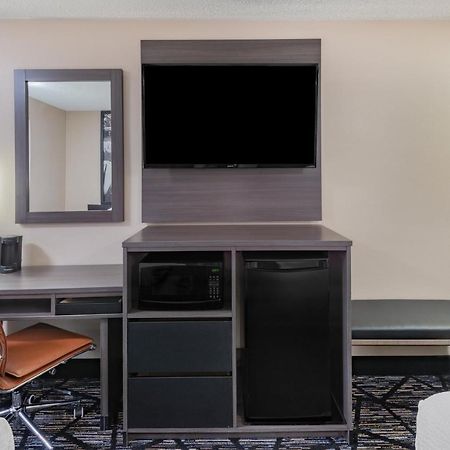 Super 8 By Wyndham Charlottesville Extérieur photo