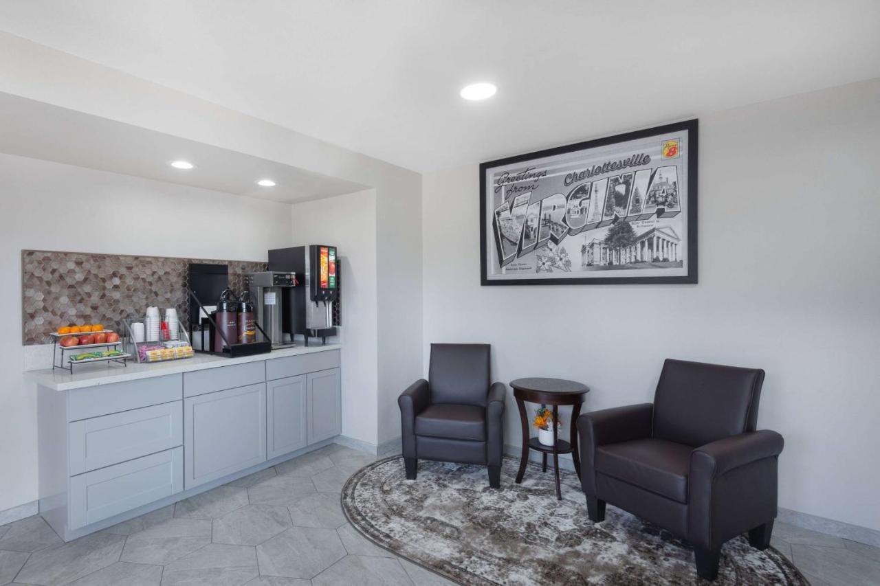 Super 8 By Wyndham Charlottesville Extérieur photo