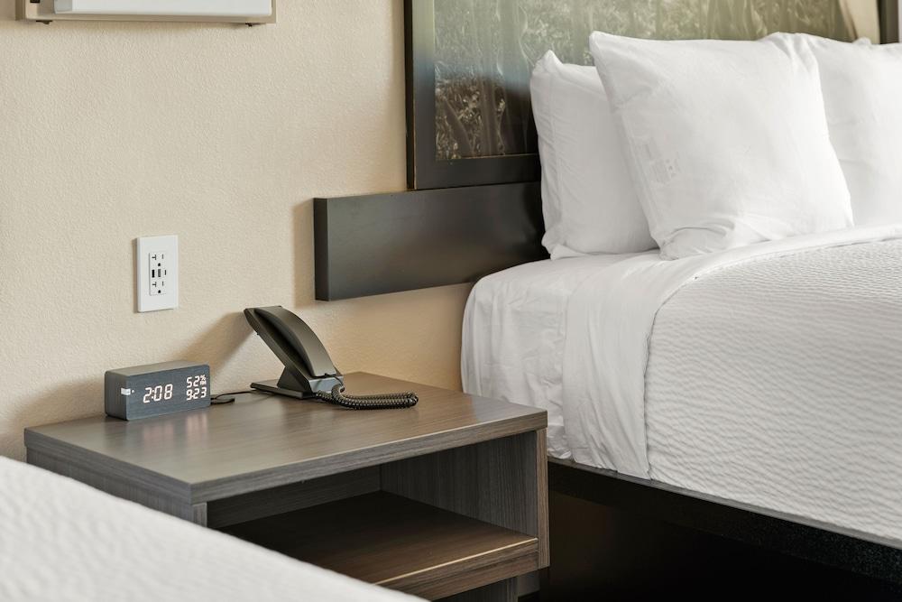 Super 8 By Wyndham Charlottesville Extérieur photo